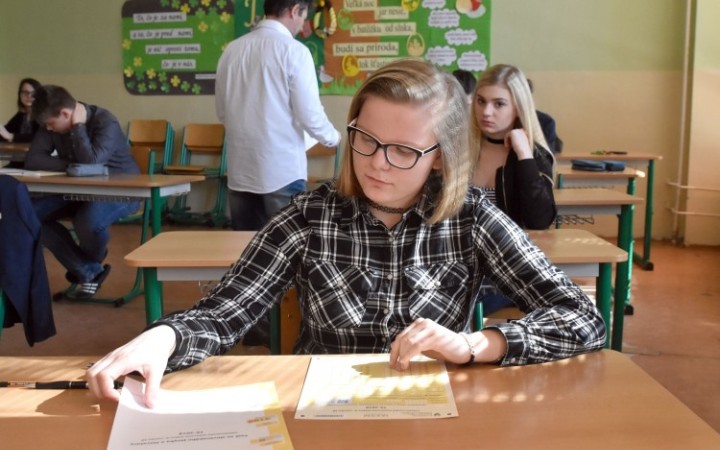 Ešte je skoro, aby sme sa vzdali dobrého školstva a uzatvárali sa do komunít