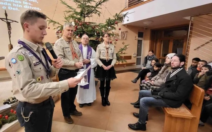 Betlehemské svetlo tohto roku svieti aj na Luníku IX