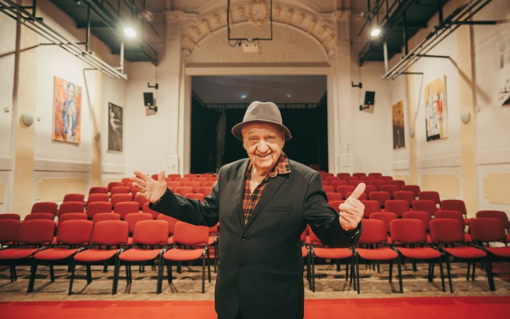 „Mňa môžu ohovárať, koľko chcú, mám plné sály, divák tlieska, po vystúpení je st