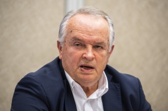 Europoslanec Radačovský plánuje kandidovať, o podpisy požiada SNS aj iné strany