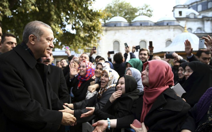 Erdogan: Barbar za bránami