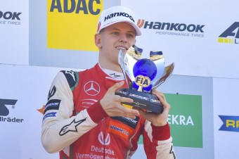 Mick Schumacher absolvuje prvé testy v efjednotke