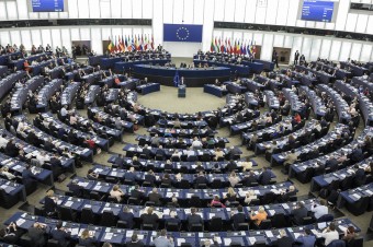 Európsky parlament schválil ukončenie striedania času