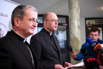 Biskupi sa zaoberali ochranou života i prijímaním pre rozvedených