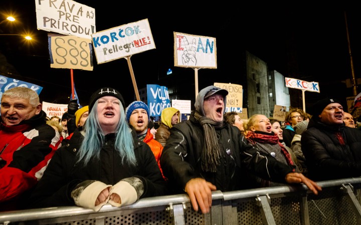 Fico bude rád, keď protesty zdúhovejú a otočia sa proti ministerke kultúry