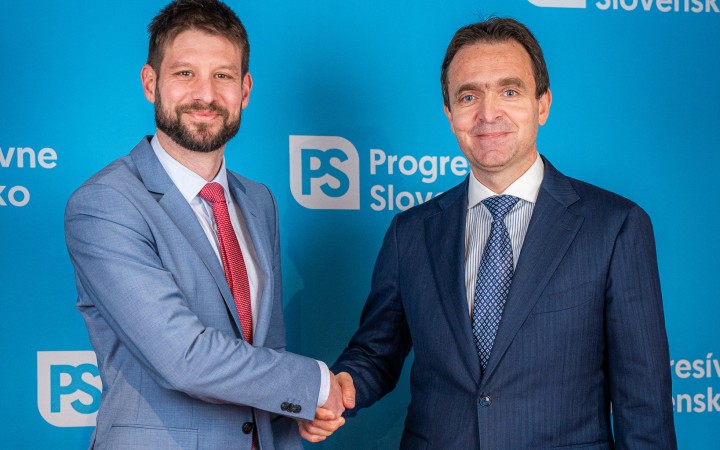 Expremiér úradníckej vlády bude lídrom kandidátky progresívcov do eurovolieb