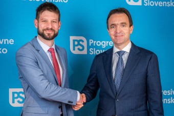 Expremiér úradníckej vlády bude lídrom kandidátky progresívcov do eurovolieb