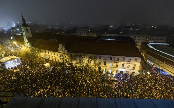 Podozrivý sa vyhrážal bombovými útokmi na zhromaždeniach, polícia ho zadržala