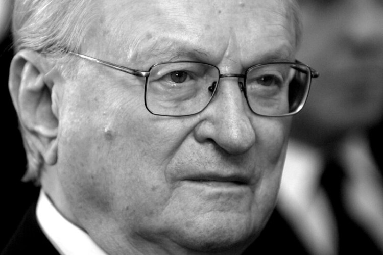 Kňaz a historik, ktorý budoval Tisov kult. Pár slov za Milanom S. Ďuricom