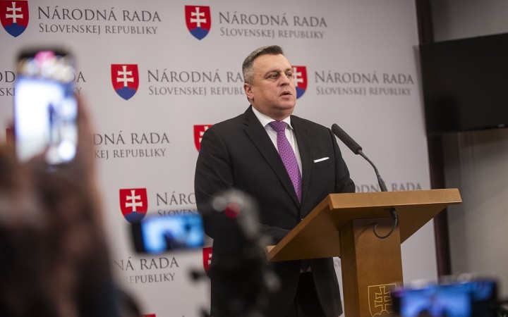Útočil na Pellegriniho a hovoril o zrade. Pri trestných zmenách varuje koalíciu