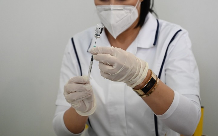 Najvyšší kontrolný úrad preverí nákup vakcín proti covidu, zdá sa mu nevýhodný