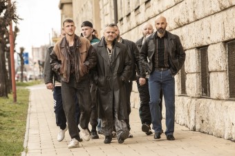 Keď policajný šrac musí zložiť trojpísmenkových aj mafiánskych živaňov