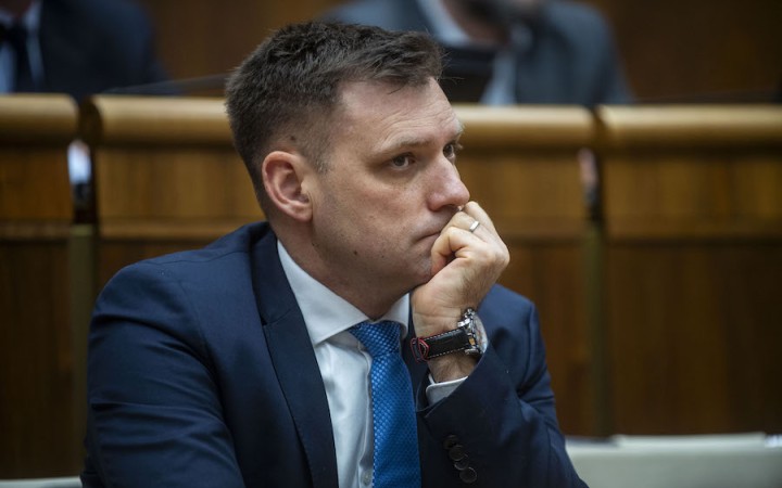 Tomáš Taraba sa správa ako minister hospodárstva, hovoria ochranári z mimovládok