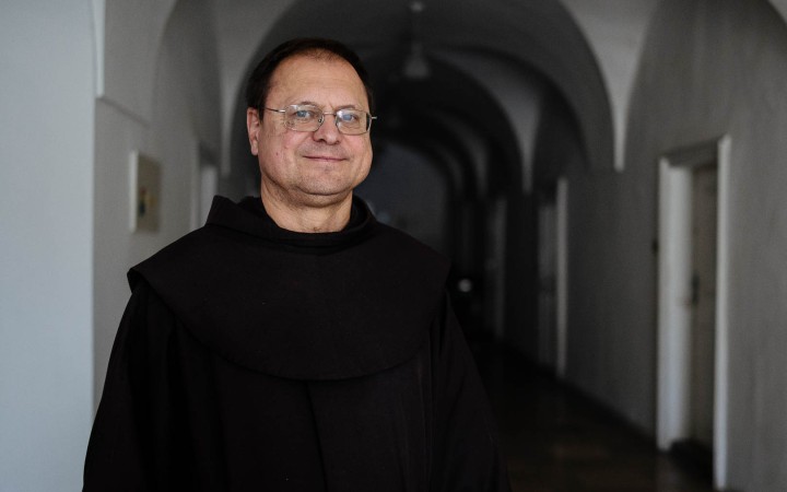 Pri výchove kňazov sa akoby zabúda, že dnes už nie je väčšina ľudí veriacich
