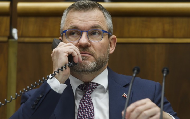 Pellegrini môže zdržiavať podpis ešte viac ako týždeň, potom má 15 dní Susko