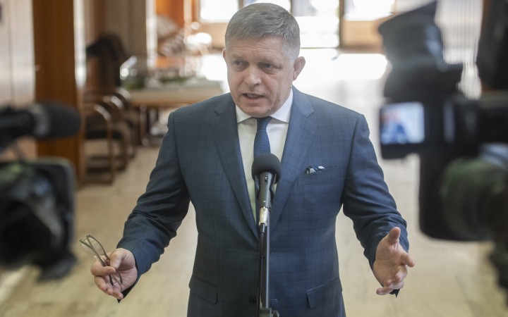 Robert Fico pochopil, že ak chce moc, musí obsluhovať radikálov