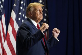 Najvyšší súd zrušil verdikt súdu v Colorade, Trump môže kandidovať