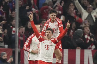 Bayern Mníchov a Paríž St. Germain postúpili do štvrťfinále Ligy majstrov