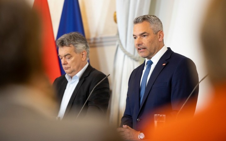 Prvou témou je hromadné znásilnenie 12-ročného dievčaťa 17 migrantmi