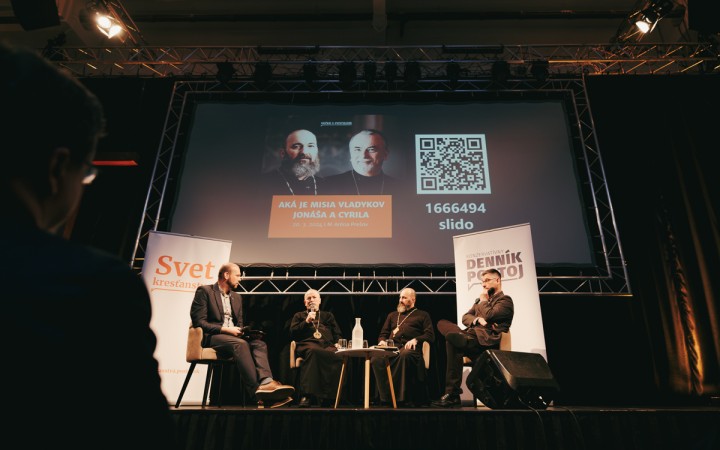 Diskusia Sveta kresťanstva s Jonášom Maximom a Cyrilom Vasiľom zaplnila prešovskú M Arénu
