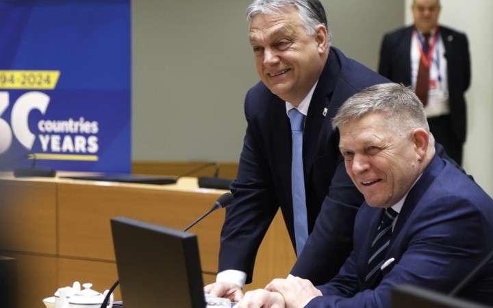 Orbán hovoril o vojnovej atmosfére v Bruseli, no využitie zmrazených ruských aktív podporil spolu s Ficom