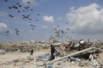 Humanitárna situácia v Gaze je neúnosná. Aké má Izrael alternatívy?