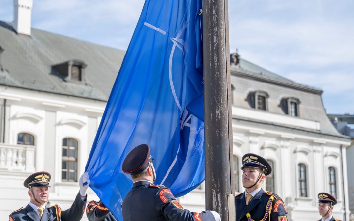 Američania to najskôr nechceli. Ako sme si vybojovali vstup do Severoatlantickej aliancie
