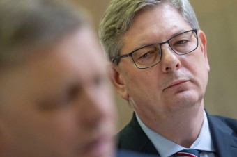 Ministerstvo spravodlivosti nevidí žiadne dôvody na pozastavenie plánu obnovy