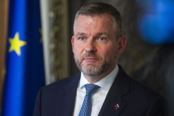 Petra Žigu poveril vedením Národnej rady v čase, keď už nebol poslancom, tvrdí Dostál.
