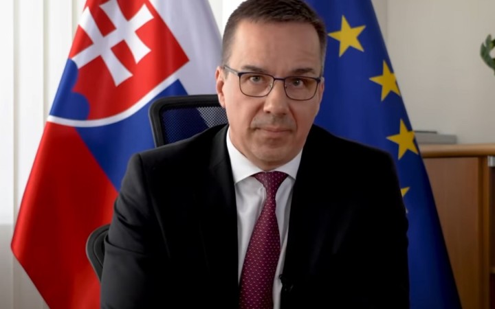 Minister Hlasu najskôr KDH ďakoval za podporu, teraz hovorí o parazitoch