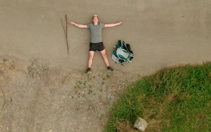 Filmová recenzia: Každý krok sa počíta: S Kazmou do Santiaga