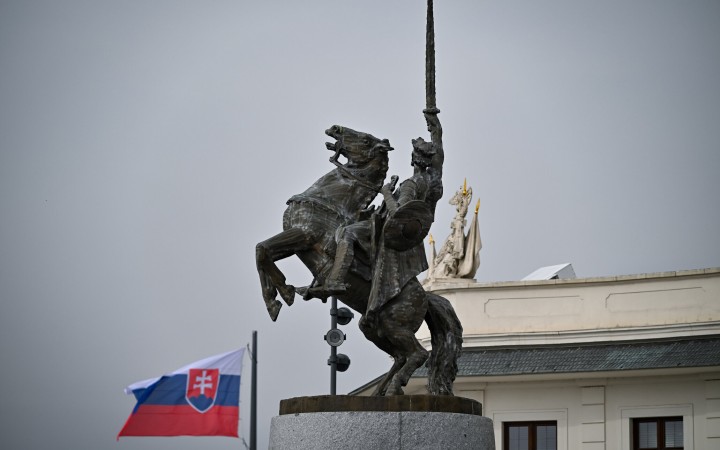 Silikónové prsia, čierna Kleopatra a Svätopluk, starých Slovákov kráľ