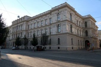 Chirurgický zákrok nebude podmienkou úradnej zmeny pohlavia. Kritici hovoria o popretí biológie