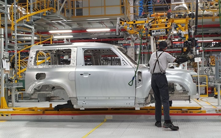 Naše automobilky sú na elektromobilitu pripravené, politici by sa však mali zdržať extrémnych návrhov