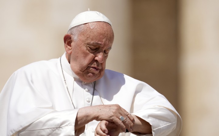 František sa vyjadril odmietavo voči homosexuálom v kňazských seminároch, píšu médiá