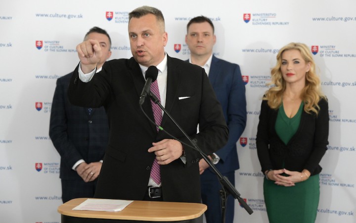 Ľudia si za informácie zaplatia, anonymným diskusiám má byť koniec
