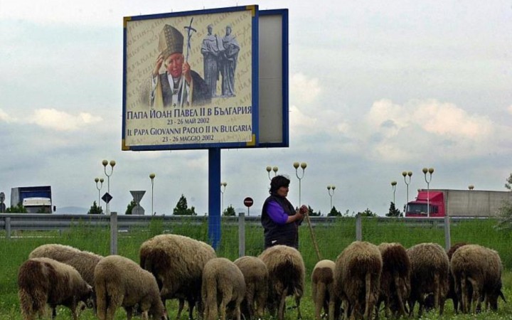 Historicky druhý pápež pricestuje do Bulharska