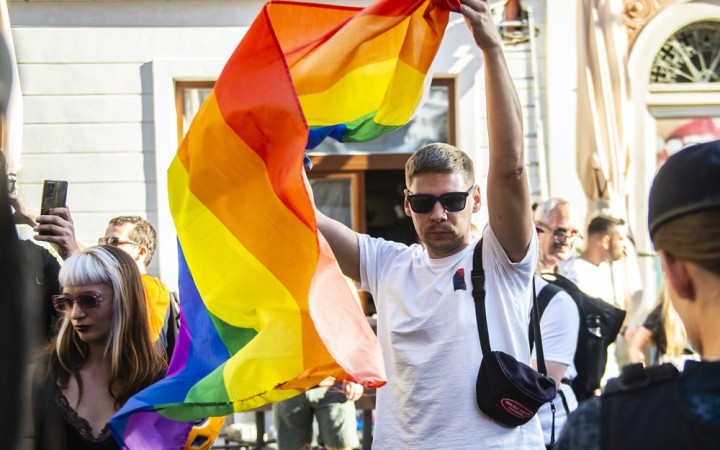 Kandidáti PS sa zaviazali podporovať LGBTI organizácie z európskych peňazí a šíriť ich agendu aj potajme