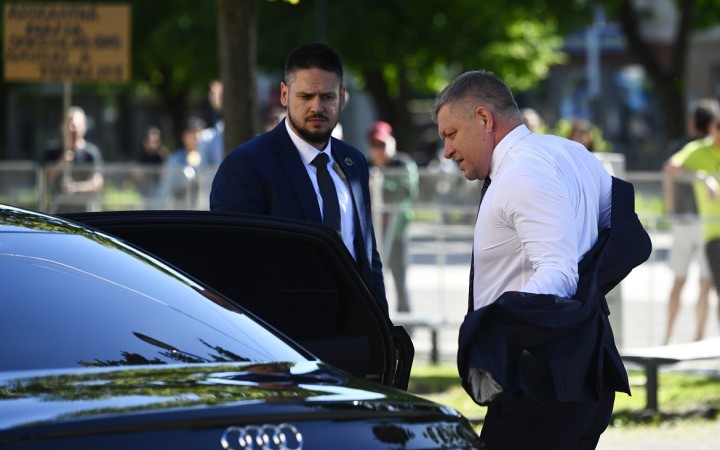 Fico dostane doživotný plat aj ochranku, Dzurinda či Mečiar nie. Pred domami politikov bude zákaz protestovať