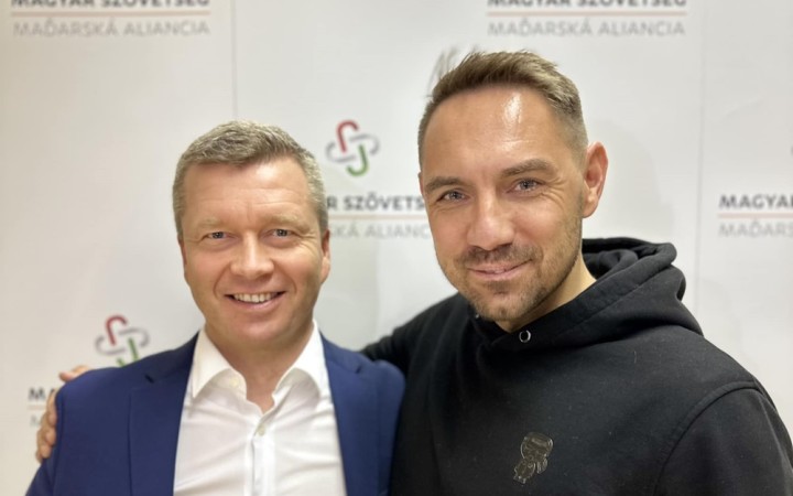 Gyimesi sa v strane už nevidí, udržal by ju na troch percentách a ponúkol Smeru či Hlasu