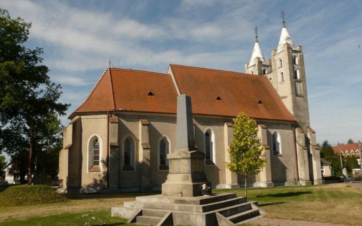 Apoštolom Petrovi a Pavlovi je u nás zasvätených vyše sto chrámov