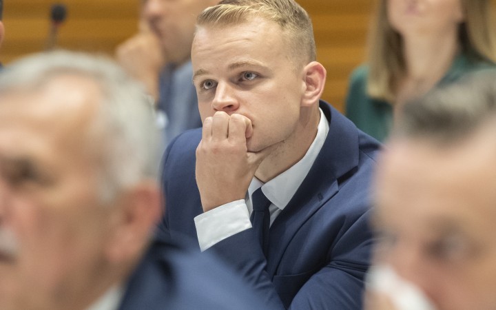 Nemecká AfD spravila z Uhríka podpredsedu, ale Mazureka nechce. Majú ho za extrémistu