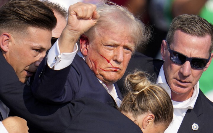 Trump je bojovník. Atentát na neho pripomína atentát na Teddyho Roosevelta