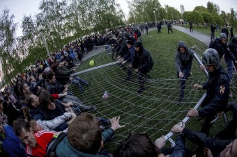 Putin zasiahol do sporu o park v Jekaterinburgu a navrhol prieskum