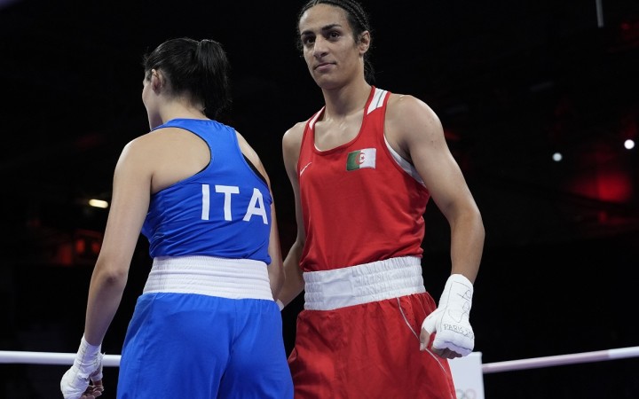 Talianska boxerka vzdala súboj so súperkou, ktorá vlani neprešla testmi pohlavia