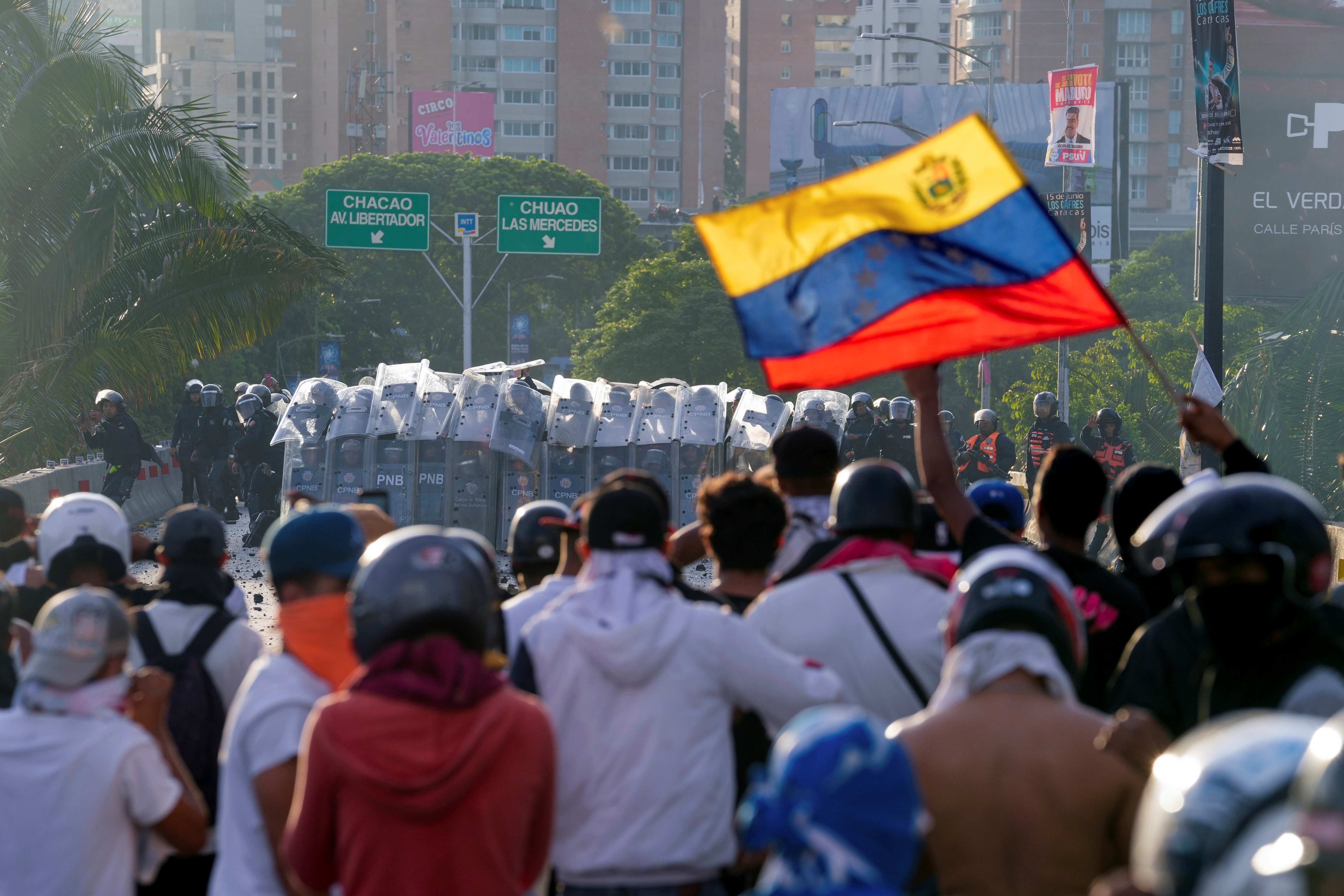 Ako socializmus zruinoval najbohatšiu krajinu Južnej Ameriky a prečo sa Venezuela nevie zbaviť šoféra