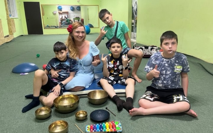 Deťom sa vojna vplietla do detstva ako jedovatý kúkoľ a obmotáva ich neustále