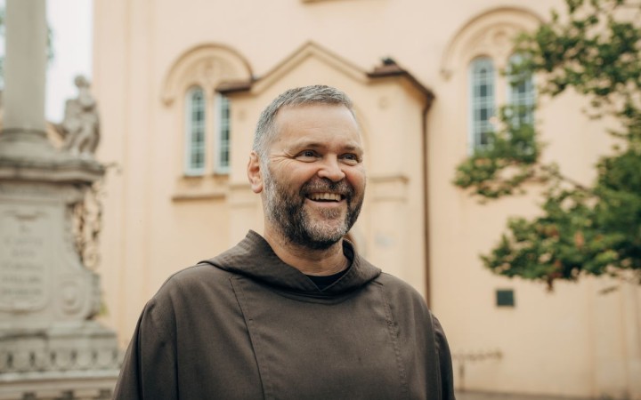 Na Západe sa bez laikov nepohnú, my sme pozadu, bojíme sa pustiť ľudí k niektorým veciam