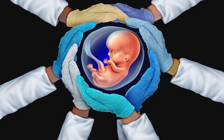 Muž daroval spermie dvestokrát a kliniky ponúkajú drahé metódy, hoci vedia, že sú neúčinné