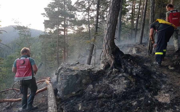 Neďaleko Tomášovského výhľadu v Slovenskom raji vypukol požiar, zhorelo pol hektára lesa